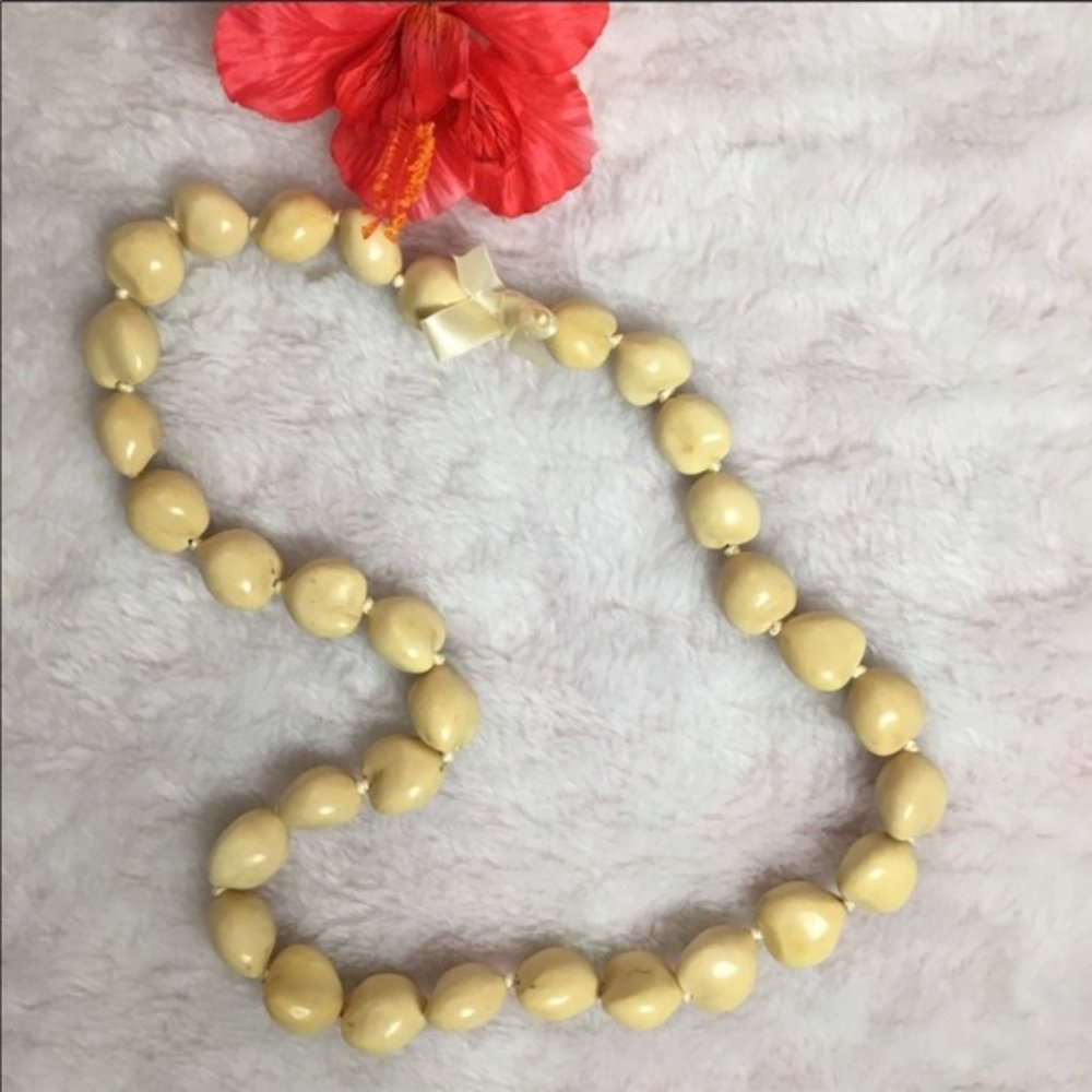 Hawaiian Kukui Nut Necklace Ivory White